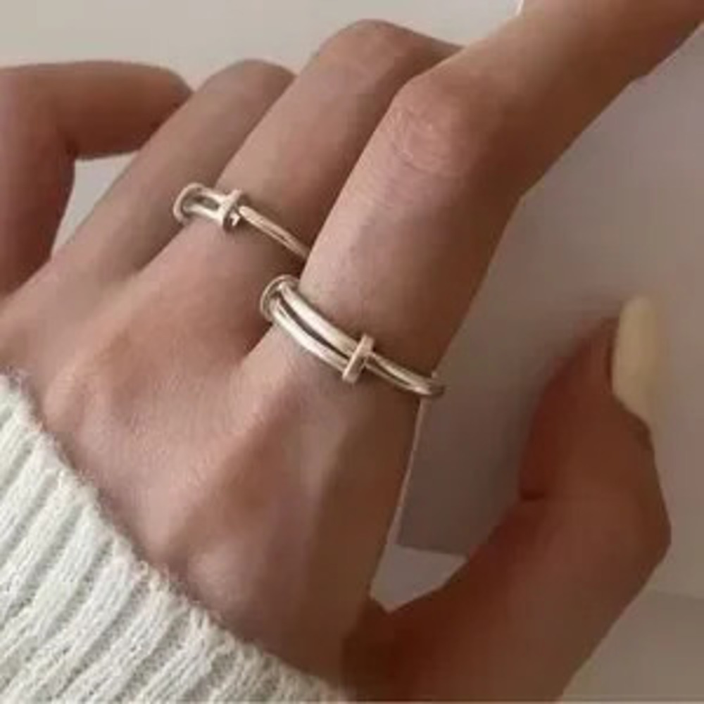 Gorgeous Minimalist Silver Ring size 6